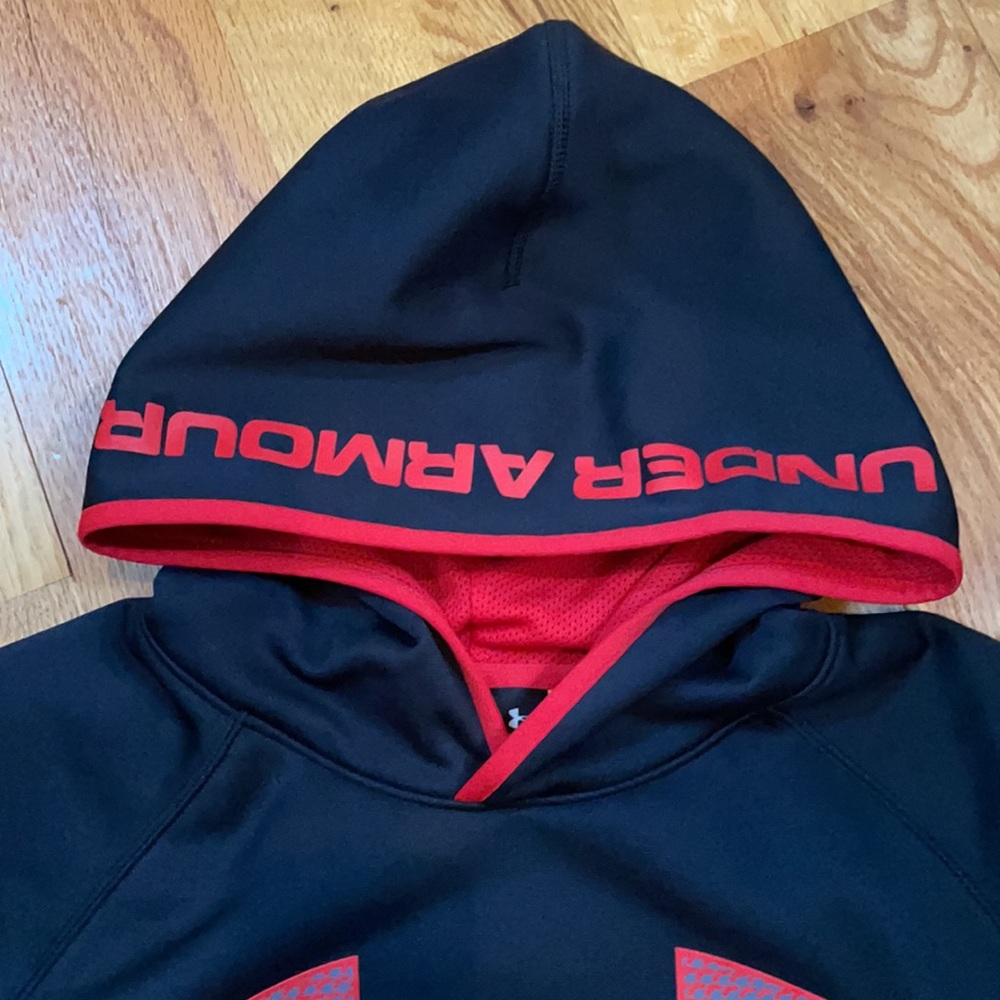 • Under Armour • - Picture 2 of 5